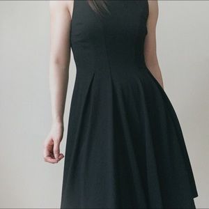 Porter’s Pot Sleeveless flare dress